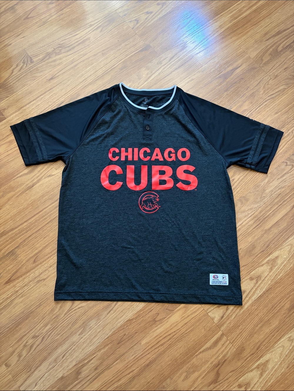 True Fan Chicago Cubs Henley Shirt Jersey Style Size Large L